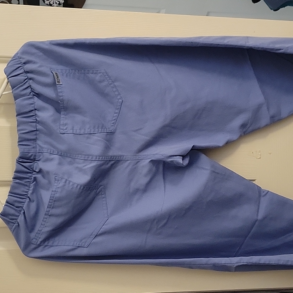 Scrub Set - Picture 6 of 7